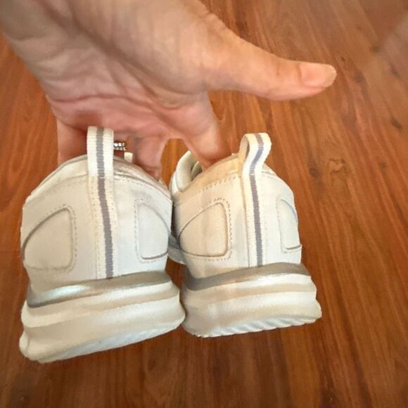 S by Sketchers memory foam all white sneakers women's 10 - Picture 3 of 6